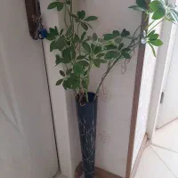 گل مصنوعی و گلدان