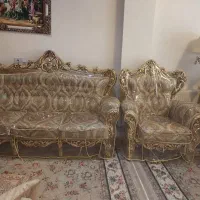 مبل سلطنتی طلایی با عسلی طلایی