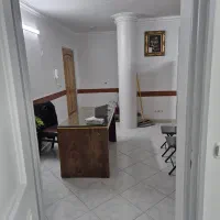 یک دفتر در یک واحد