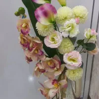 گل و گلدان