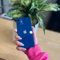 آیفون ۱۲ نرمال در حد بدون خط و خش