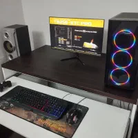 سیستم گیمینگ به همراه میز اشانتیون