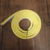 چراغ نئون زرد