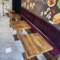 میز و مبل و چتر و چمن مصنوعی