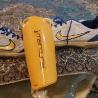 کفش سالنی نایکی  و چمنیUMBRO