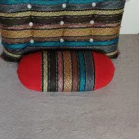 پشتی با کوسن