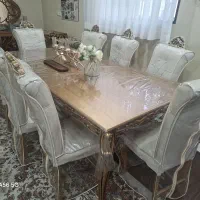 میز ناهار خوری ۸نفره کلاسیک بسیار تمیز و کم کارکرد