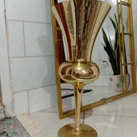 گلدان شیشه ای طلایی