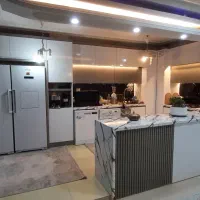 به یک استاد کار و یک کارگر جهت کار در کابینت سازی