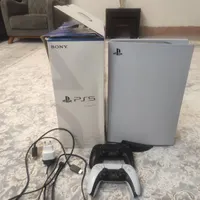 ps5 اروپایی خیلی کم کار دو دسته DVD دارای ده بازی|کنسول، بازی ویدئویی و آنلاین|ساوه, |دیوار