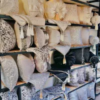 خیاط خانم در کارگاه