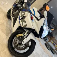 جی اس ایکس ار ۱۰۰۰ gsxr