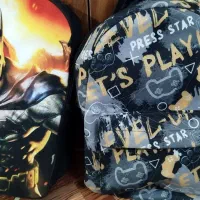 تعدادی کفش و کیف مدرسه پسرانه|کفش و لباس بچه|نور, |دیوار