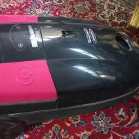 جاروبرقی ان جنرال کاملا سالم‌ و تمیز ۲۲۰۰ وات