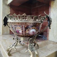 ظرف برنجی با طرح لیلی و مجنون|کلکسیون اشیاء عتیقه|کرج, کوی زنبق|دیوار