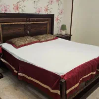 ست کامل تخت خواب کینگ چوب گردو وارداتی از دبی|تخت و سرویس خواب|کرج, عظیمیه|دیوار