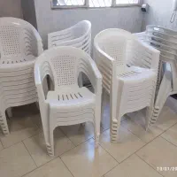 صندلی پلاستیکی در حد نو