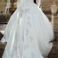 للاس عروس دنباله دار