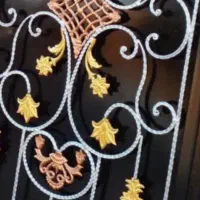 نقاش نقاشی در و پنجره ساختمانی  وایزگام