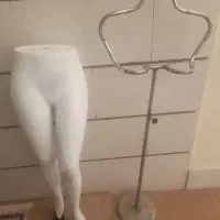 مانکن و رگال لباس چوب شلوار در حد نو