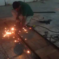 جوشکاری و آهن کشی و تعمیرات|خدمات پیشه و مهارت|اهواز, کوی طالقانی|دیوار