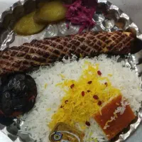 خانم جهت ظرفشور رستوران