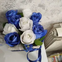 گل و گلدان