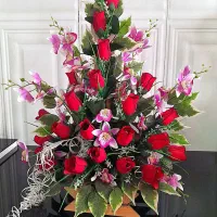 دسته گل مصنوعی زیبا و بسیار شیک