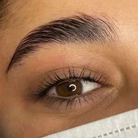 لیفت و لمینت و تینت مژه و ابرو