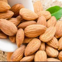 خریدار بادام