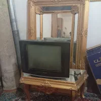 فروش آینه و میز آرایش بهمراه یک عدد تلوزیون