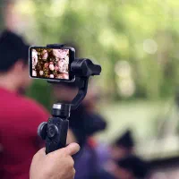 ادیتور و فیلمبرداری با گوشی