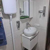 روشویی و آیینه و کنسول