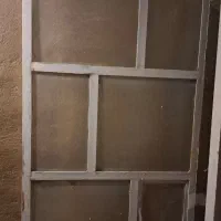 در ورودی حال و پنجره