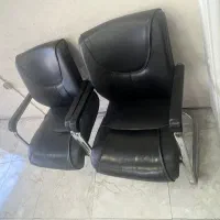 فروش یه عد میز کنفرانس به همرراع صندلی چرمی