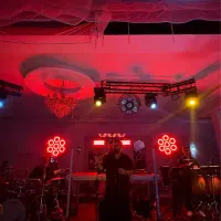 اجرای دی جی حرفه ای به همراه بند خفن