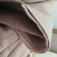موکت کرمی