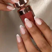 کاشت ناخن و آموزش