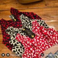 لباس زیر ساحل|لباس|کاشان, درب اصفهان|دیوار