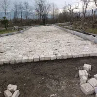 سنگ فرش کوبیک رمپ و فضاسازی باغ ویلا