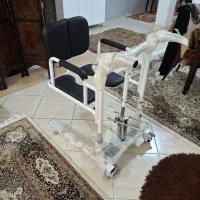 ویلچر حمام و دستشویی بازشو