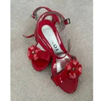 کفش قرمز دخترانه نو نو اصلا زیاد استفاده نشده