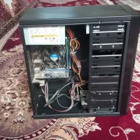 میز و کامپیوتر