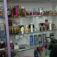 مغازه آرایشی با 8 سال سابقه ملک شهر|اجارهٔ مغازه و غرفه|اصفهان, امیرعرب|دیوار