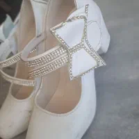 کفش پاشنه بلند و کتونی