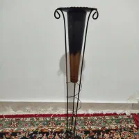 گلدان وساعت دیواری