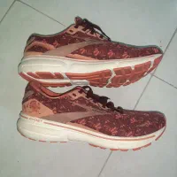 کفش اورجینال بروکس و نیوبالانس|کیف، کفش، کمربند|هشتگرد, فاز ۳ مهستان|دیوار