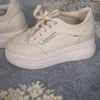 کتونی لژ دار در حد نو ۴۰۰