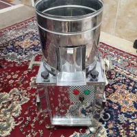 سبزی خرد کن. میز تلویزیون ‌.چرخ گوشت