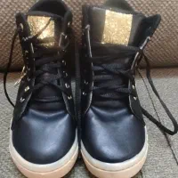 کاپشن|کفش و لباس بچه|تربتحیدریه, اندیشه|دیوار